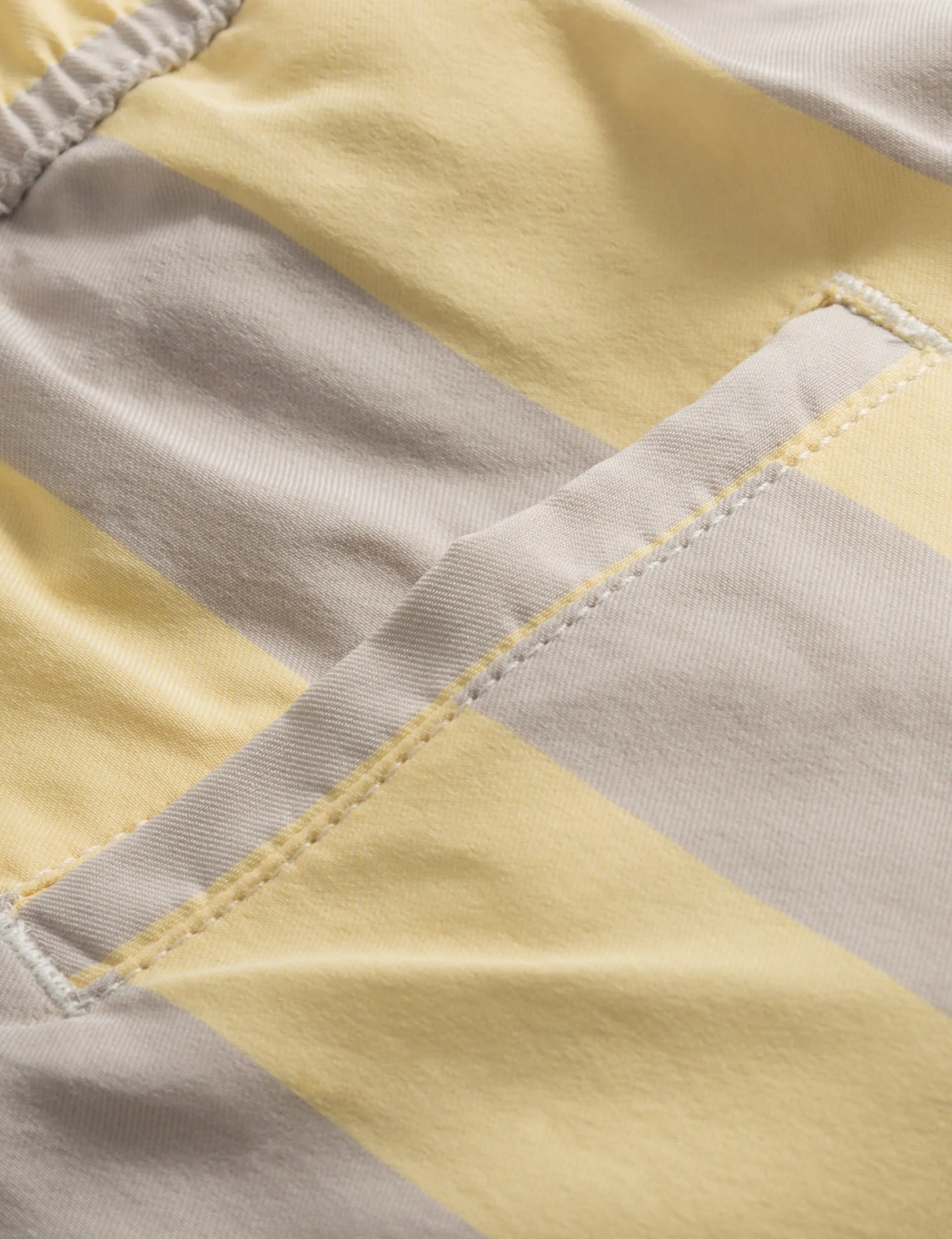 Men Forét Shorts-Away Swimshorts-Dusty Yellow/Khaki